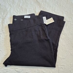 St. John's Bay women's size 20W Capri black tummy panel NWT